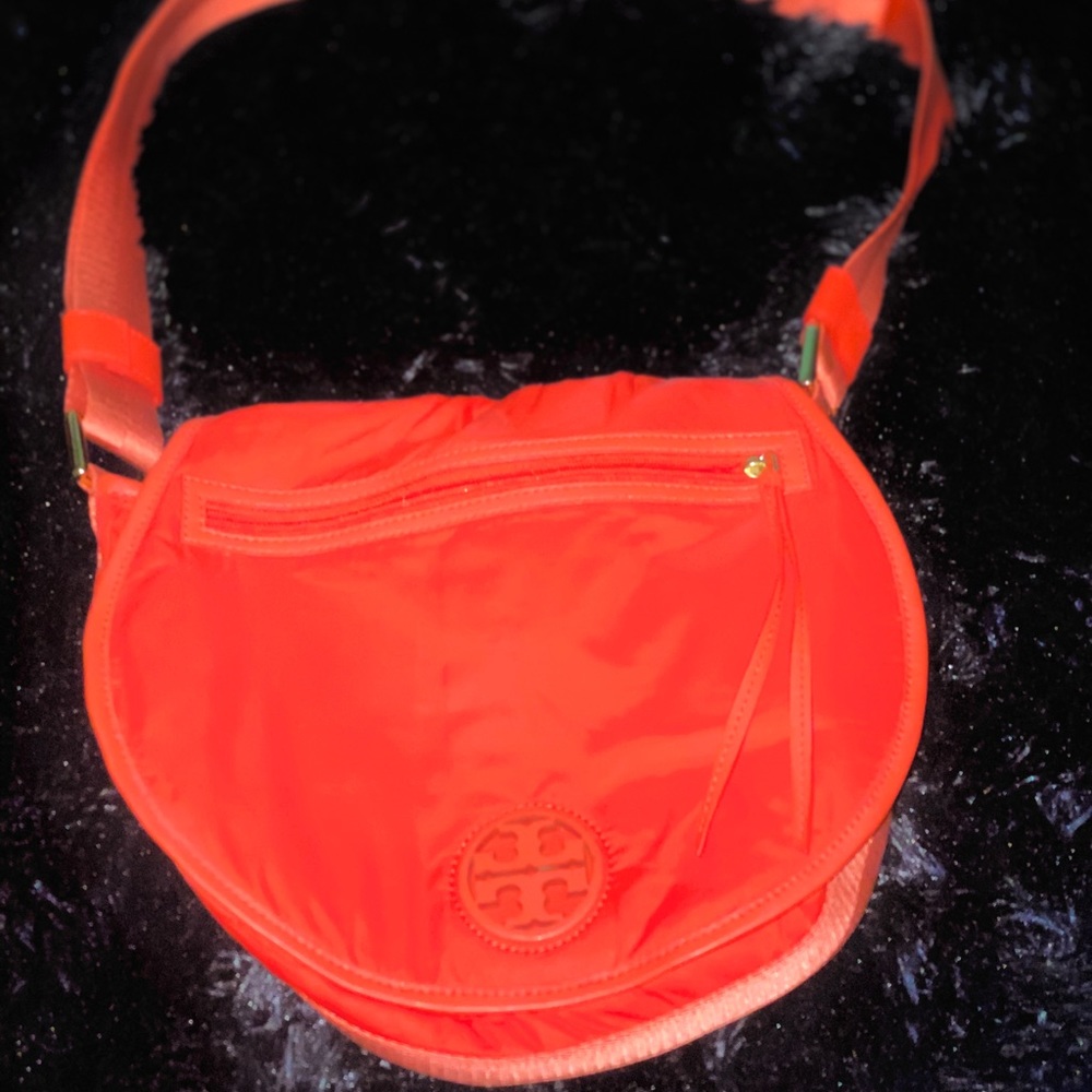 Tory Burch shoulder bag! Never worn ❤️